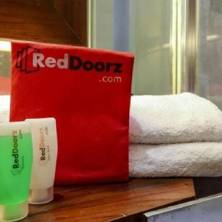 Reddoorz Near Ramai Mall Malioboro Jogjakarta Buitenkant foto