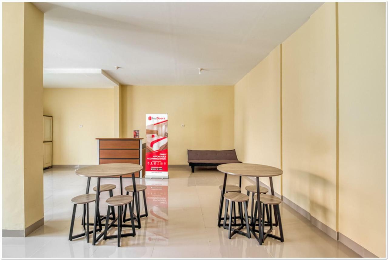 Reddoorz Near Ramai Mall Malioboro Jogjakarta Buitenkant foto